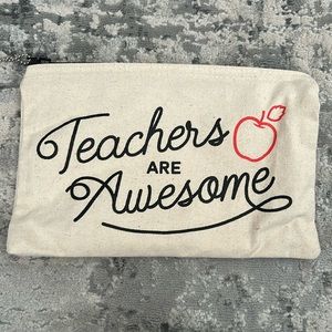 Teachers are awesome pouch